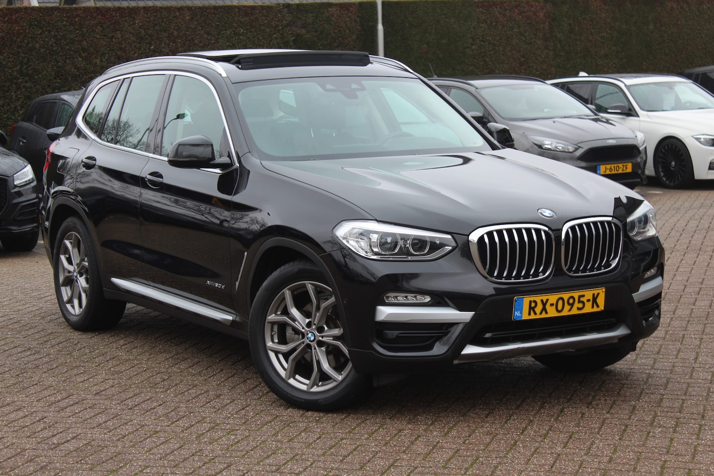 BMW X3 - xDrive20d High Exe. 1e Eigenaar! / Panoramadak / Camera / Leder / Head-up / 19'' / Navigat - AutoWereld.nl