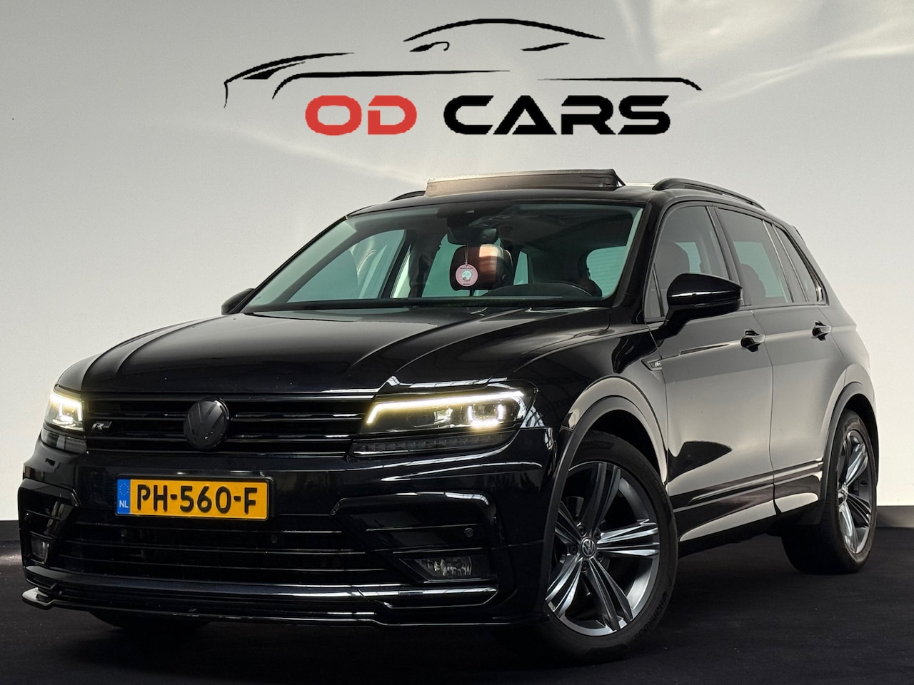 Volkswagen Tiguan - 1.4 TSI ACT 150 PK R-Line Pano ACC Camera Virtual - AutoWereld.nl