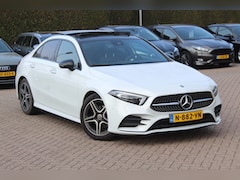 Mercedes-Benz A-klasse - 180 Business Solution AMG / Panoramadak / Camera / Sfeerverlichting / Apple CarPlay / 18''