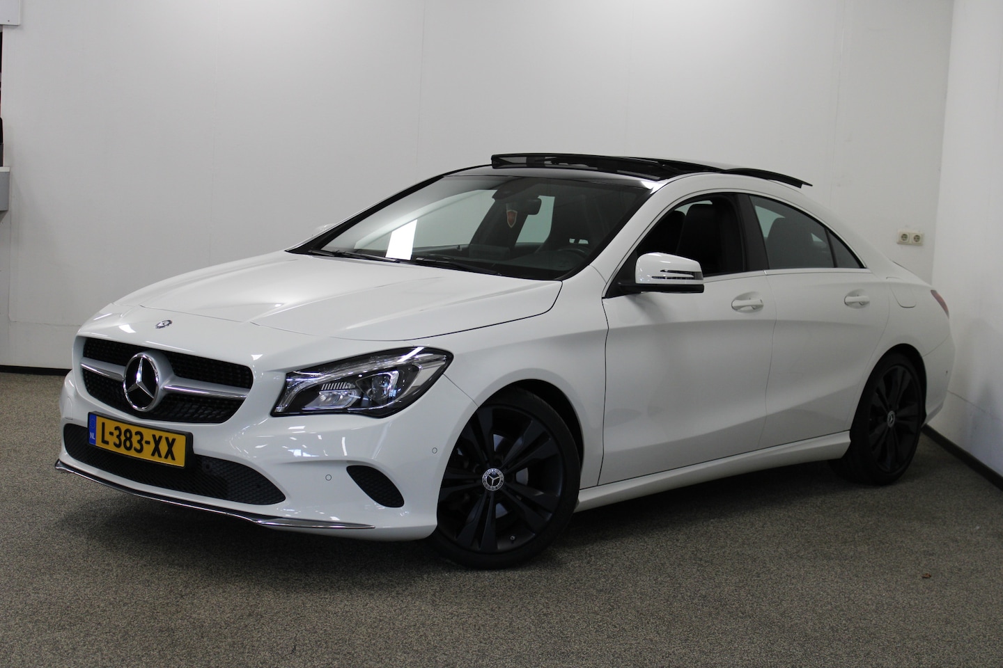Mercedes-Benz CLA-Klasse - 180 Lease Edition Ambition Pano|ILS|Navi|Stoelverw. - AutoWereld.nl