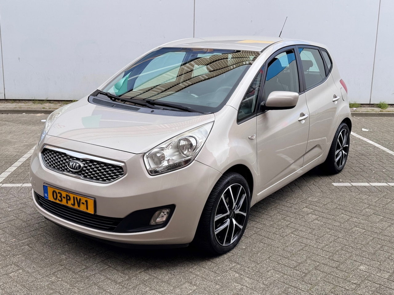 Kia Venga - 1.4 CVVT Seven 1.4 CVVT Seven, NAVI, AIRCO, CRUISE, NAP - AutoWereld.nl