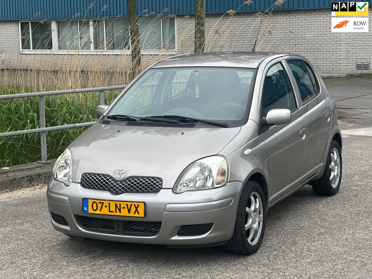 Toyota Yaris - 1.0 VVT-i Sol MMT!5-deurs!Airco!LM.velgen!NAP! - AutoWereld.nl
