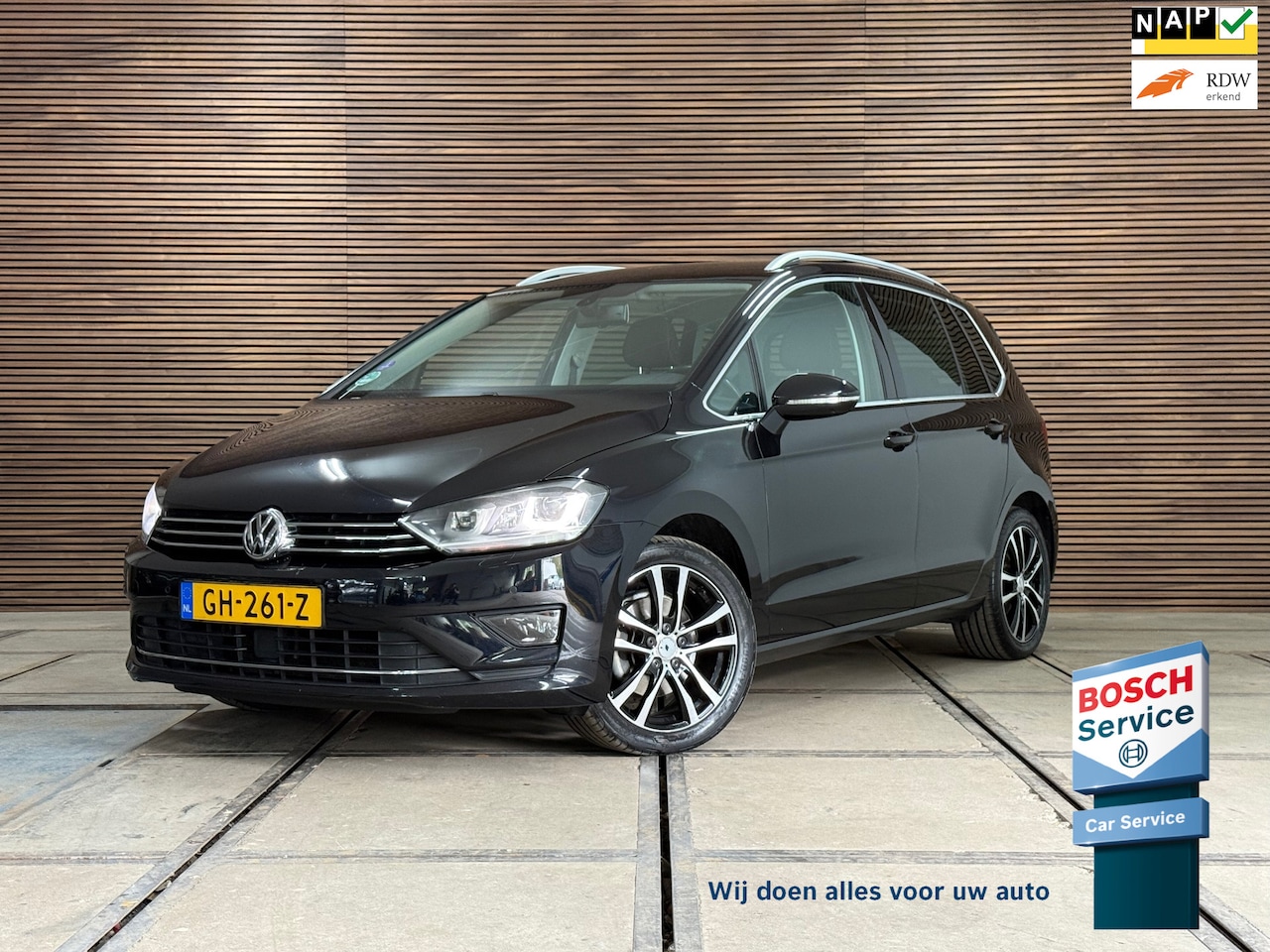Volkswagen Golf Sportsvan - 1.4 TSI Highline Automaat | Trekhaak | Navigatie | Massagestoel - AutoWereld.nl