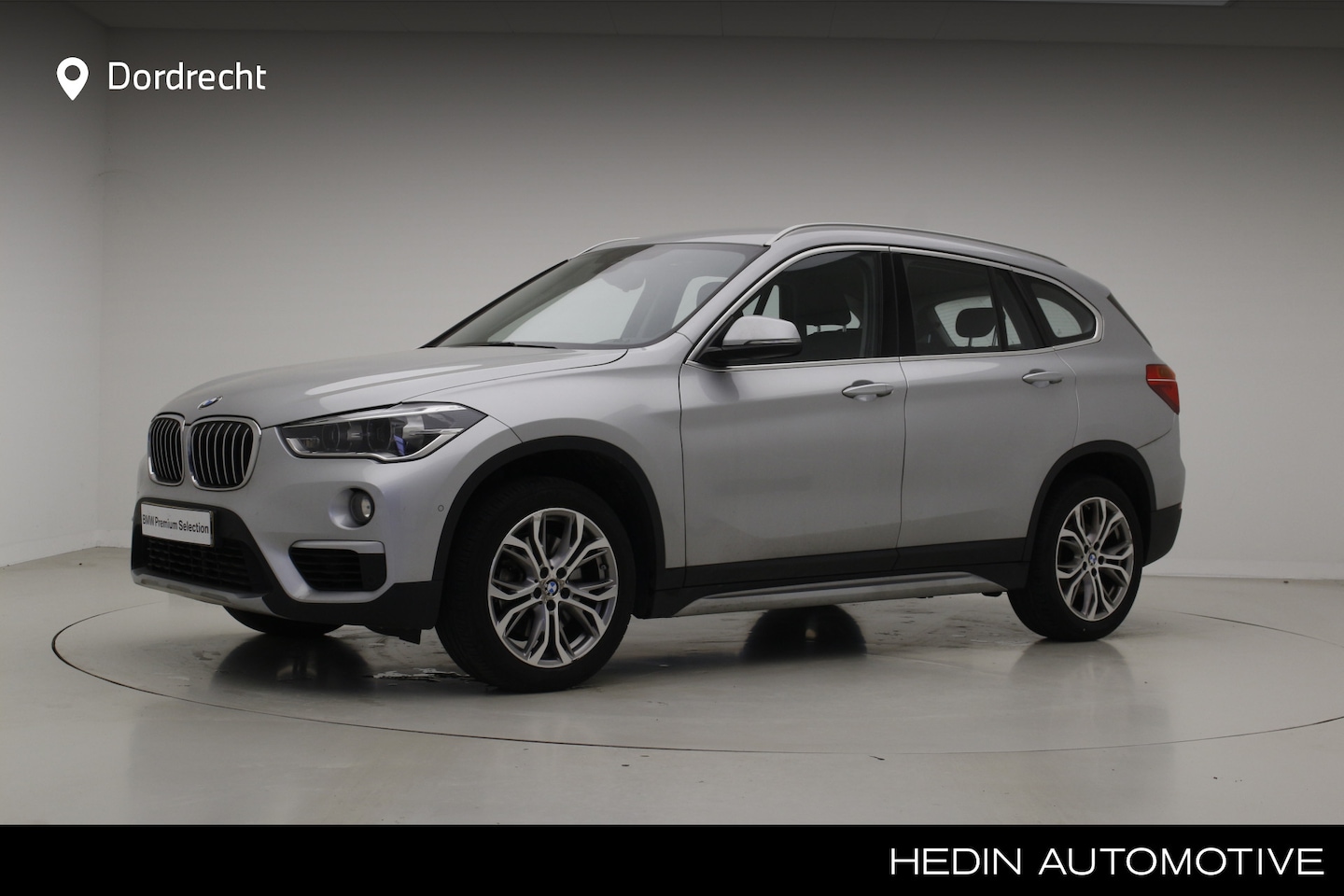 BMW X1 - sDrive20i xLine | High Executive | Leder | Head-Up | 18" | 2 jaar BMW Garantie! | - AutoWereld.nl