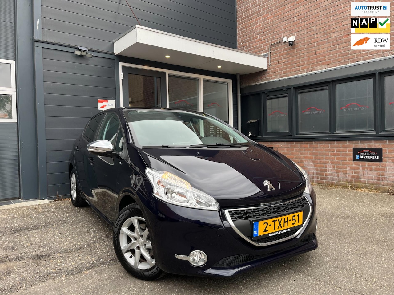 Peugeot 208 - 1.2 VTi Style|Nap|Cruise|Navi|Pdc|Apk|Led - AutoWereld.nl