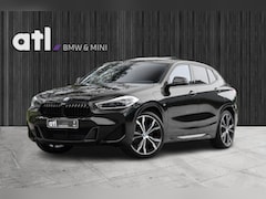 BMW X2 - xDrive25e High Executive M-pakket, 20", Pano, Trekhaak, Leer, LED, Head-Up, Navi Plus, App