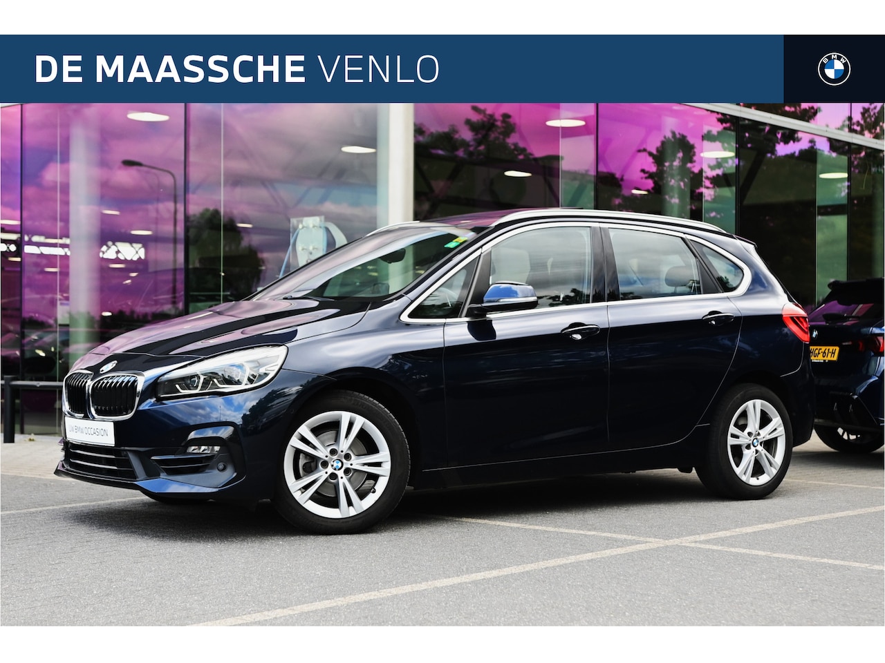 BMW 2-serie Active Tourer - 218i High Executive Sport Line Automaat / Panoramadak / Achteruitrijcamera / Sportstoelen - AutoWereld.nl