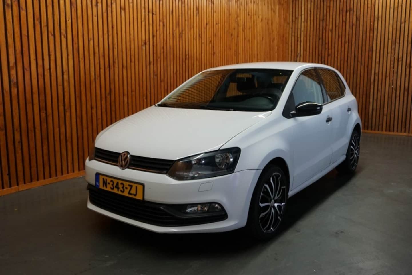 Volkswagen Polo - 1.0 5 DRS FIRST EDITION/ AIRCO/ APK 1-2026 - AutoWereld.nl