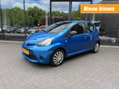 Toyota Aygo - 1.0 VVT-I NOW 5drs, Airco, Centr. Verg., Stuurbekr.Elekt ramen