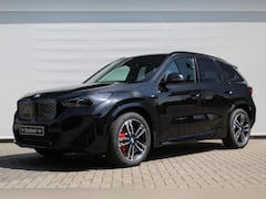 BMW iX1 - eDrive20 M Sport / Panoramadak / Trekhaak / Sportstoelen / Comfort Access / M Adaptief ond