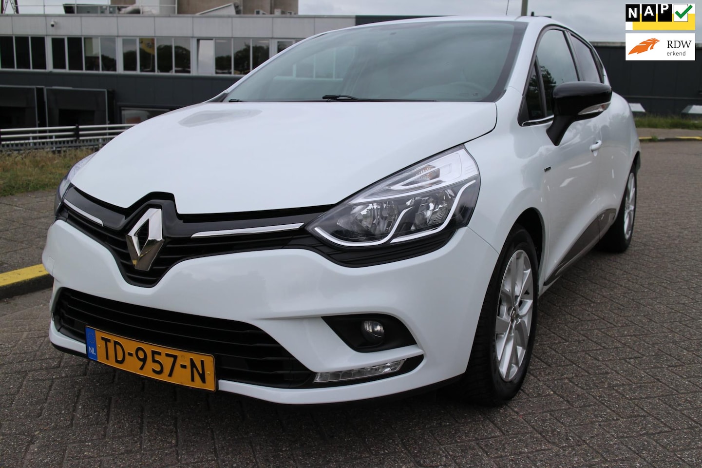 Renault Clio - 0.9 TCe Limited 0.9 TCe Limited - AutoWereld.nl