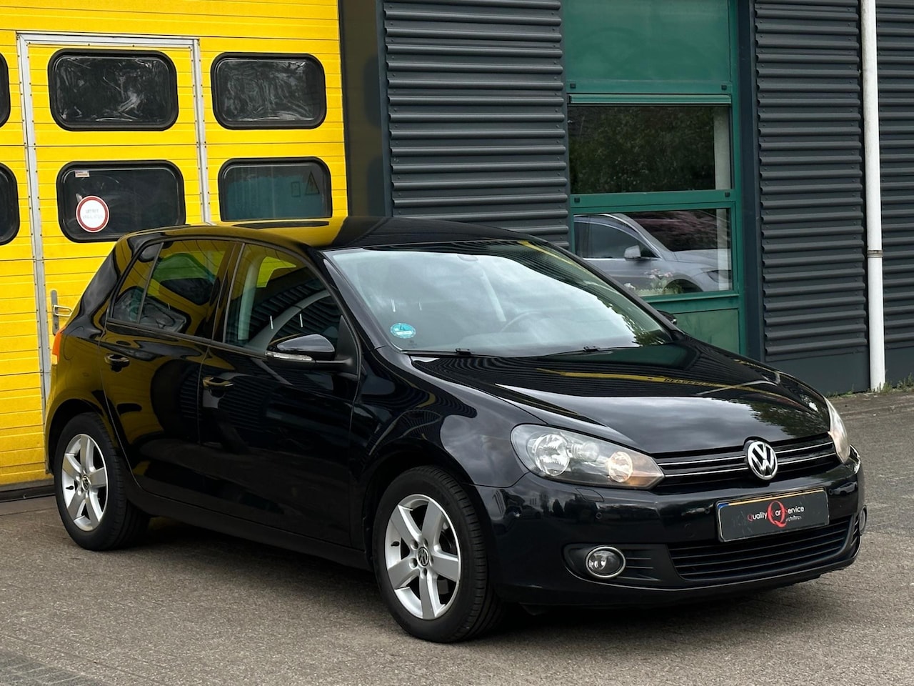 Volkswagen Golf - 1.2 TSI Trendline BlueMotion 5DRS/Clima/Stoelverw/PDC - AutoWereld.nl