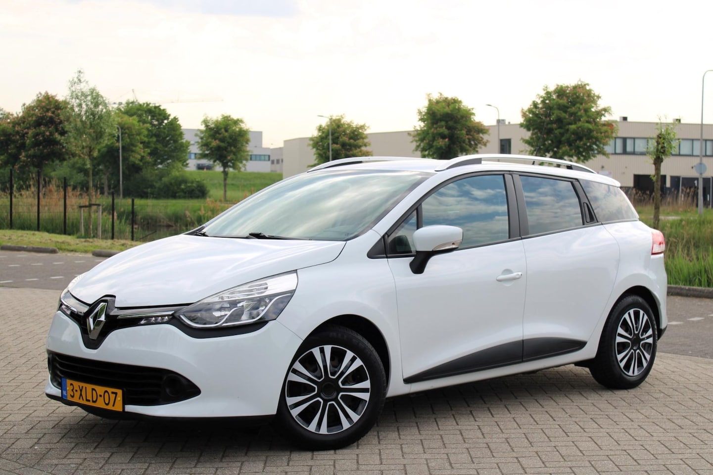 Renault Clio Estate - 0.9 TCe Expression l Airco l Elek Pak - AutoWereld.nl