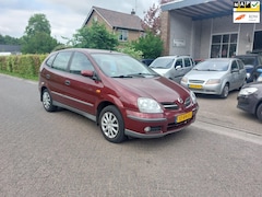 Nissan Almera Tino - 1.8 Visia