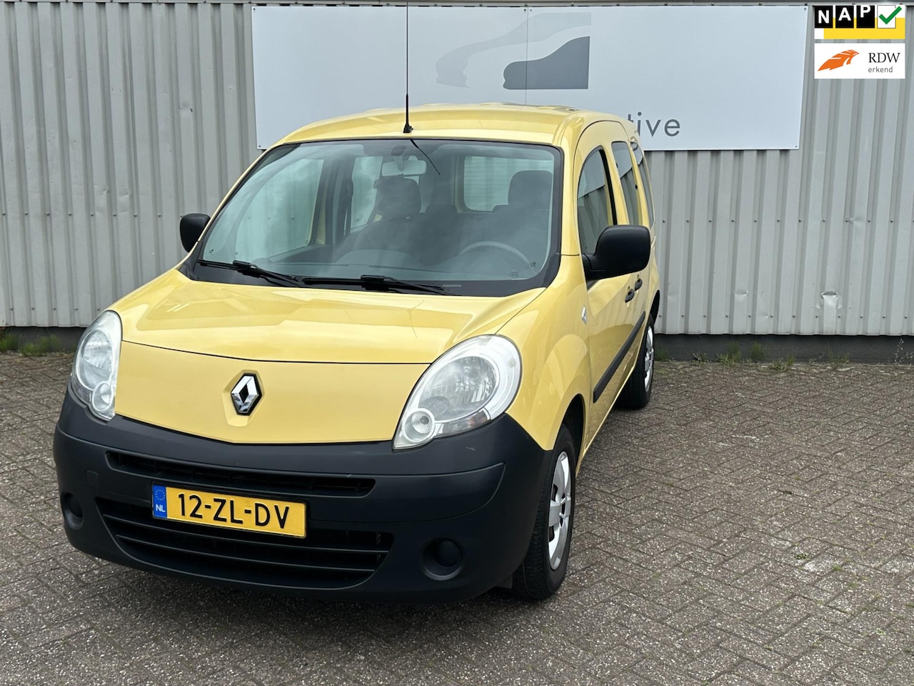 Renault Kangoo Family - 1.6-16V Expression 45000km - AutoWereld.nl