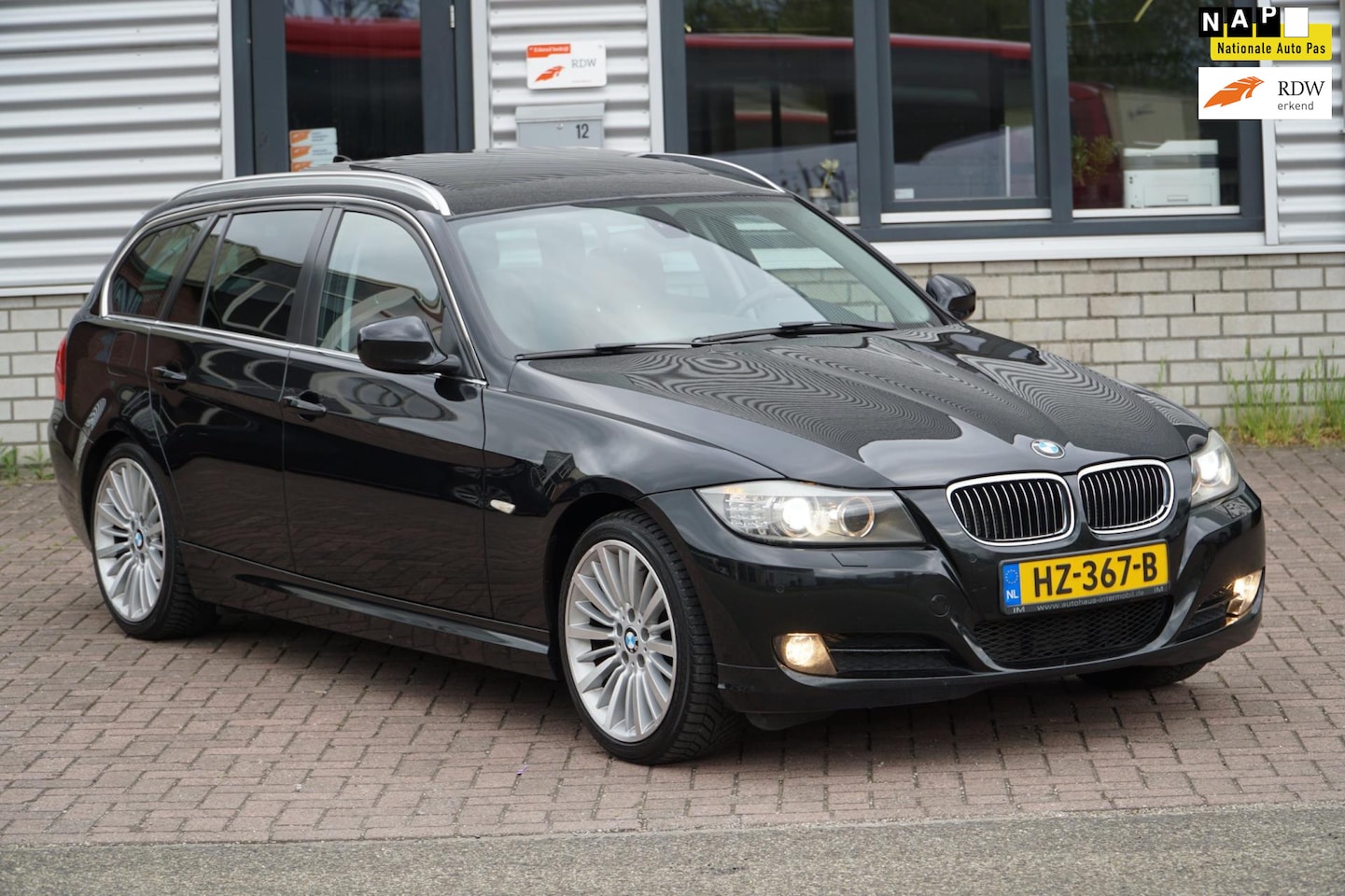 BMW 3-serie Touring - 320D PANORAMADAK TREKHAAK - AutoWereld.nl