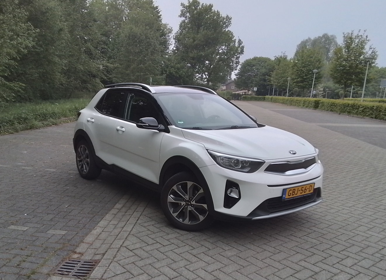 Kia Stonic - 1.0 T-GDi DynamicPlusLine Camera, stuur-stoeverwarming, trekhaak,  4 seizoenen banden,  dealeronderhouden, 120 Pk! - AutoWereld.nl