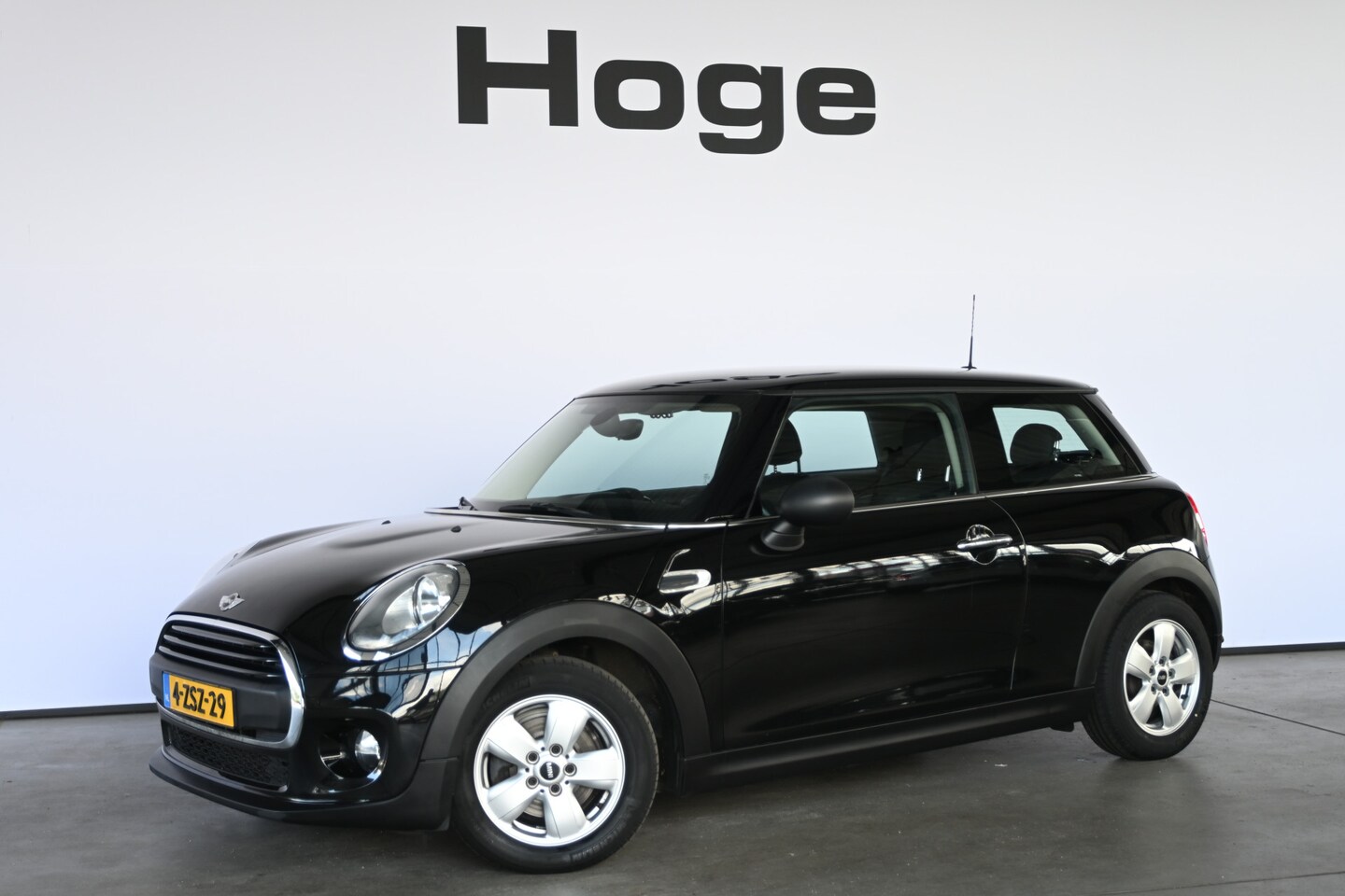 MINI One - Mini 1.2 Chili Business Airco Cruise Control Stoelverwarming Rijklaarprijs Inruil Mogelijk - AutoWereld.nl