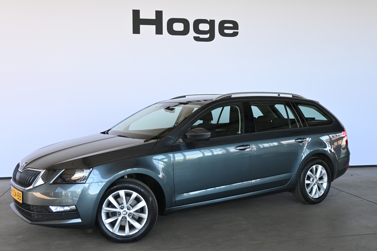 Skoda Octavia Combi - 1.5 TSI Greentech Business Edition AUTOMAAT Climate control Navigatie Trekhaak Cruise cont - AutoWereld.nl