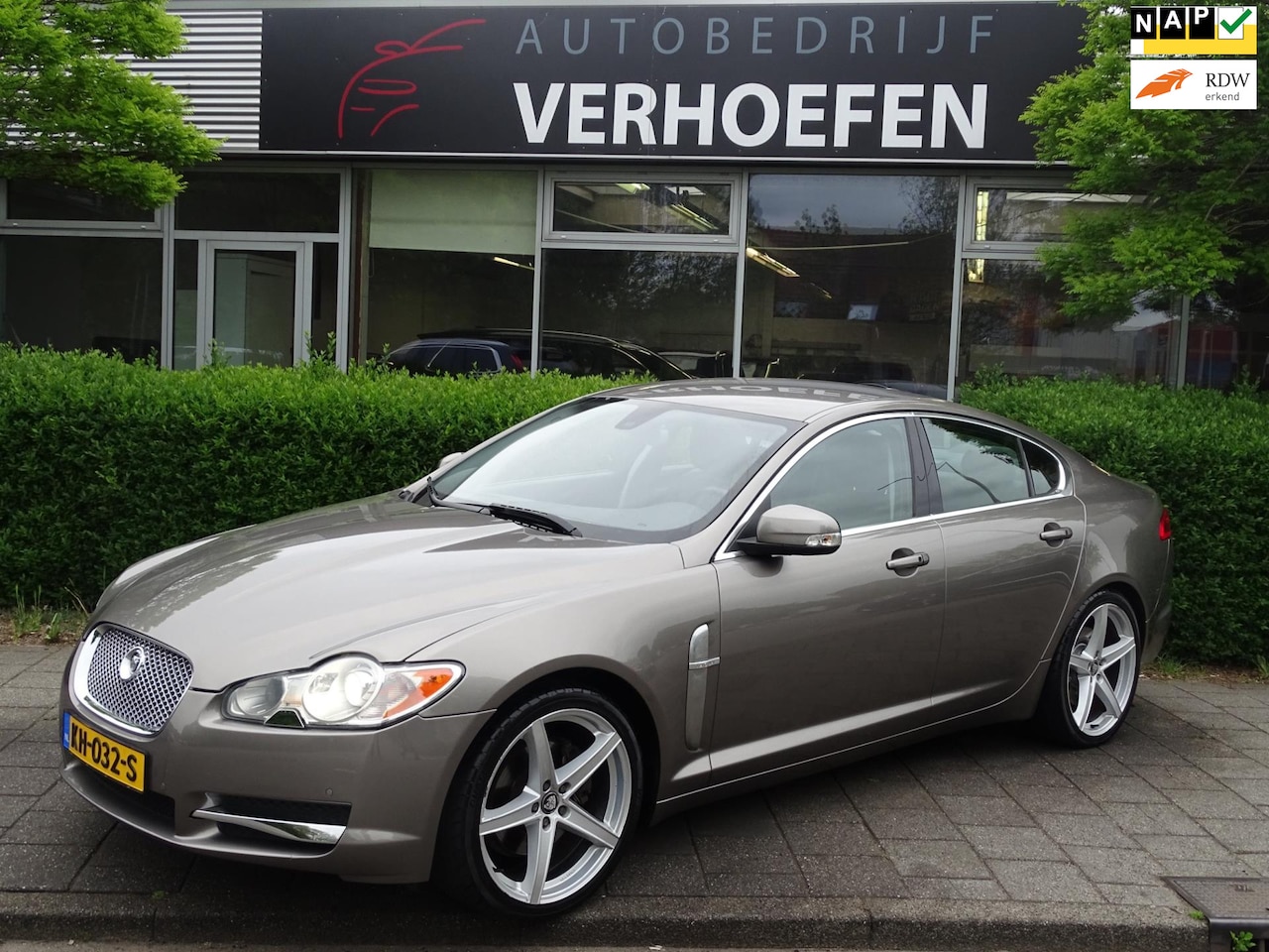 Jaguar XF - 3.0 V6 Premium Luxury - LEDER - KEYLESS - HOUT AFWERKING - CRUISE / CLIMATE - NAVIGATIE - - AutoWereld.nl