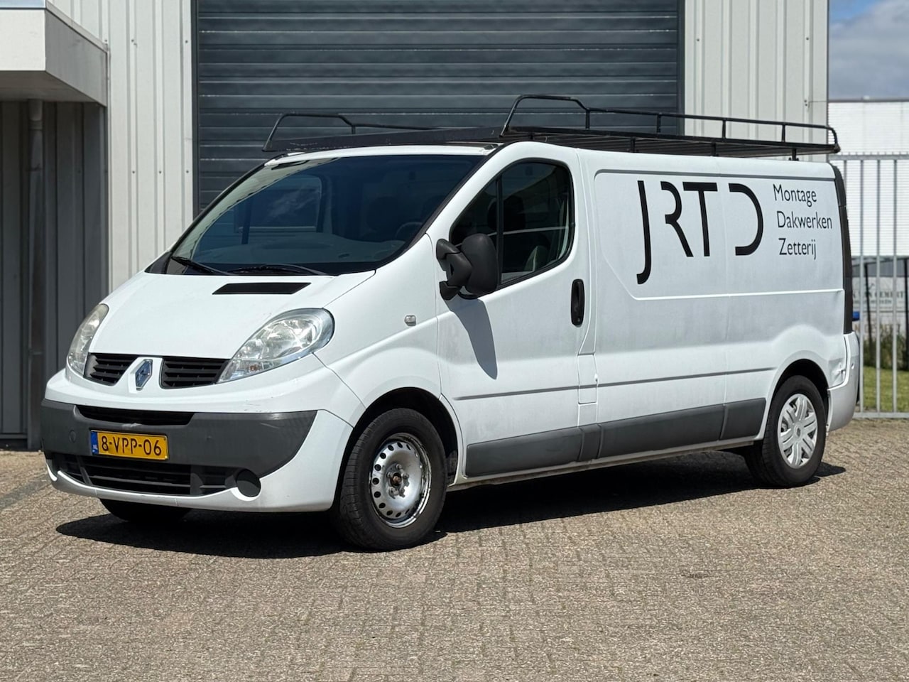 Renault Trafic - 2.0 dCi T29 L2H1 DC Générique NAVI / AIRCO - AutoWereld.nl
