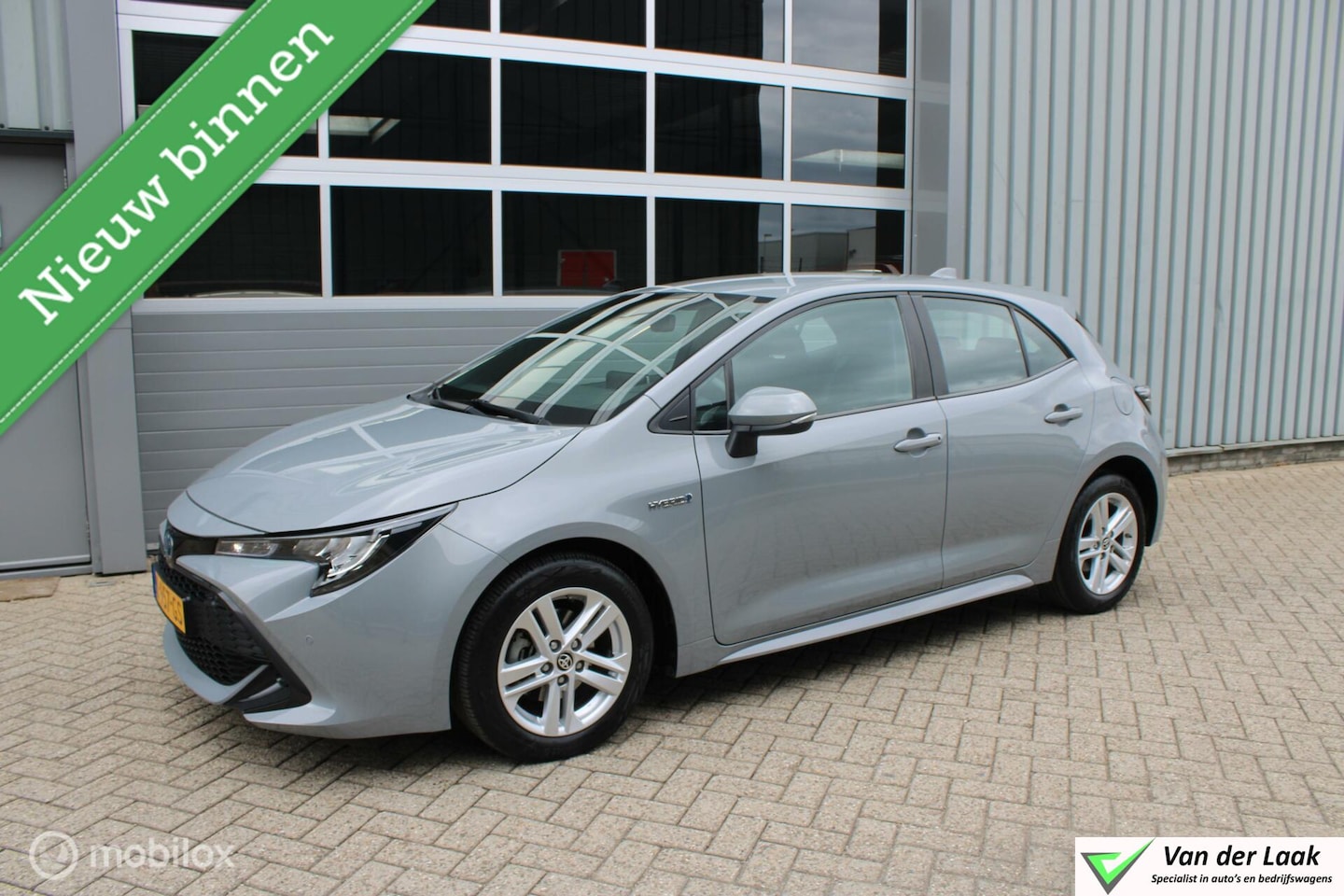 Toyota Corolla - 1.8 Hybrid Business | 1e Eigenaar | Apple Carplay/Android Auto. - AutoWereld.nl