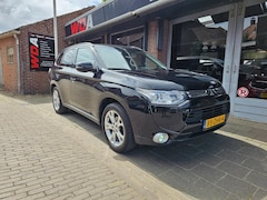 Mitsubishi Outlander - 2.0 Instyle 7 Persoons Volleder interieur