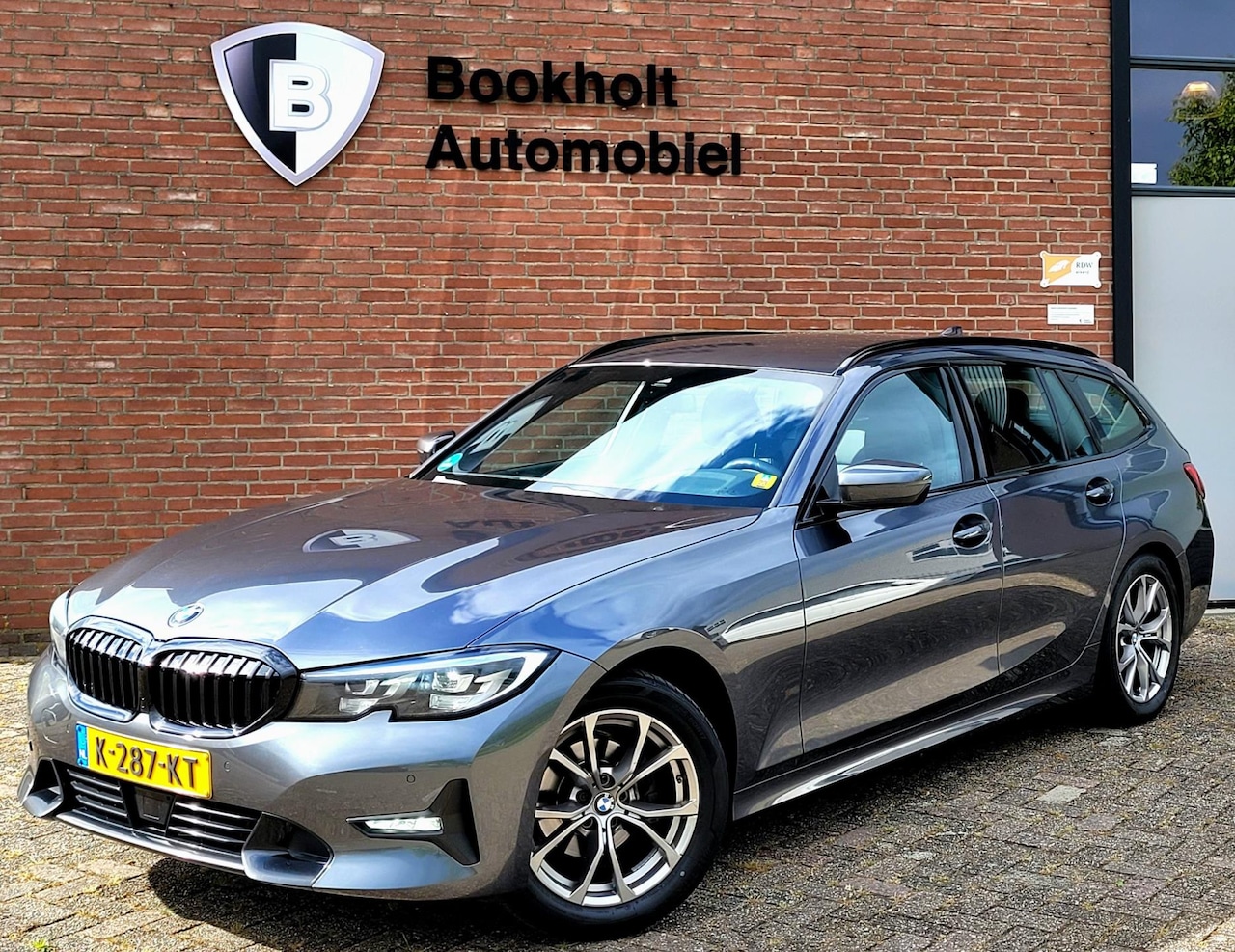 BMW 3-serie Touring - 318i Sport line, Adaptive Cruise, M-sport stuur, Carplay, Hifi, DAB, WIFI (1e eig. NL-auto - AutoWereld.nl