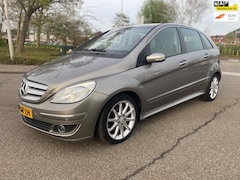 Mercedes-Benz B-klasse - 170 / automaat / cruise.control / half.leder / airco / elek.ramen / pdc / lmv / nap