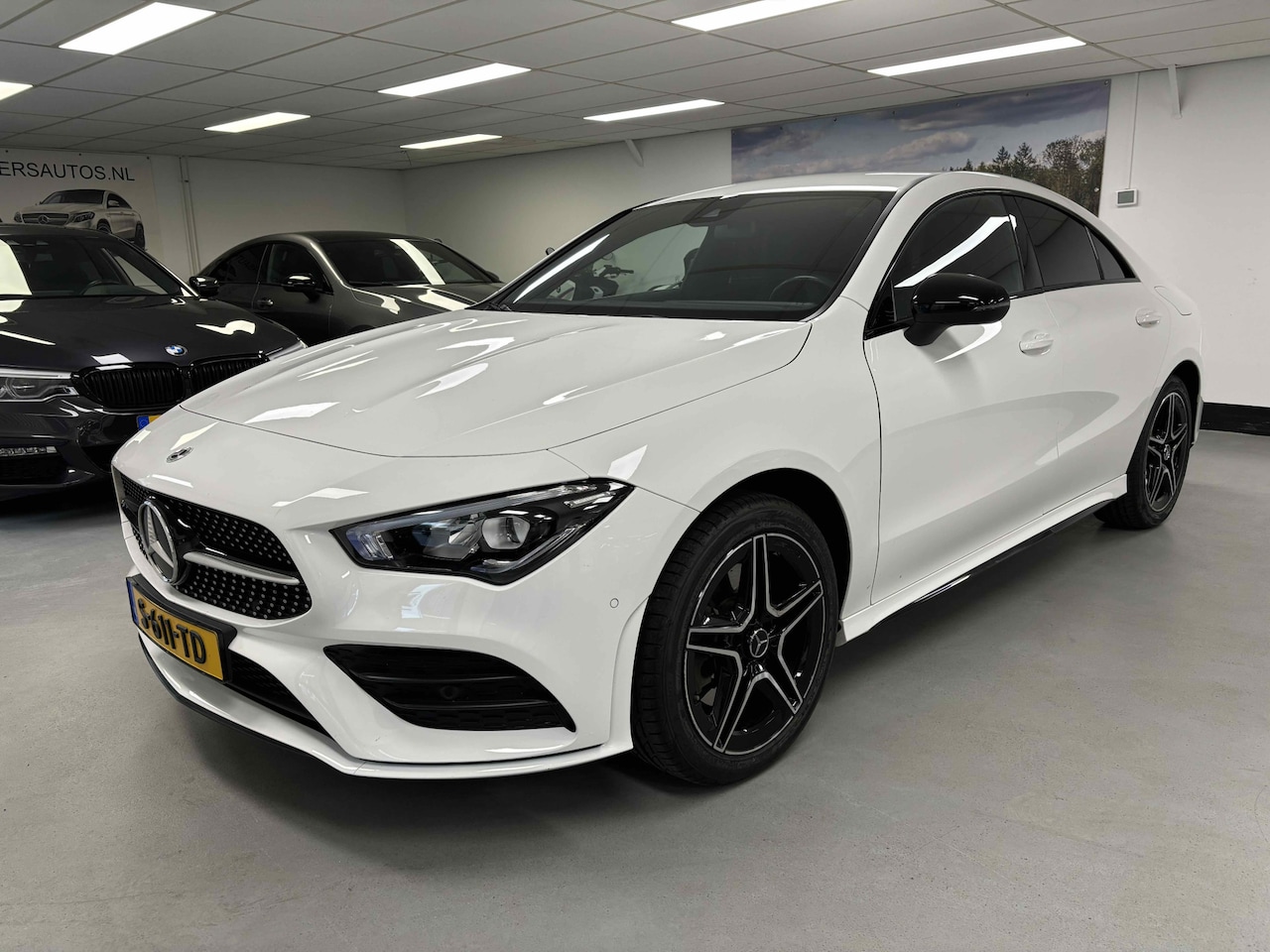 Mercedes-Benz CLA-Klasse - 250 e Business Solution AMG Limited Widescreen Camera Sfeerverlichting - AutoWereld.nl
