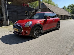 MINI One - 1.2 Salt. Automaat Airco, Panoramadak, Multimedia.Stoelverw. Zeer mooi