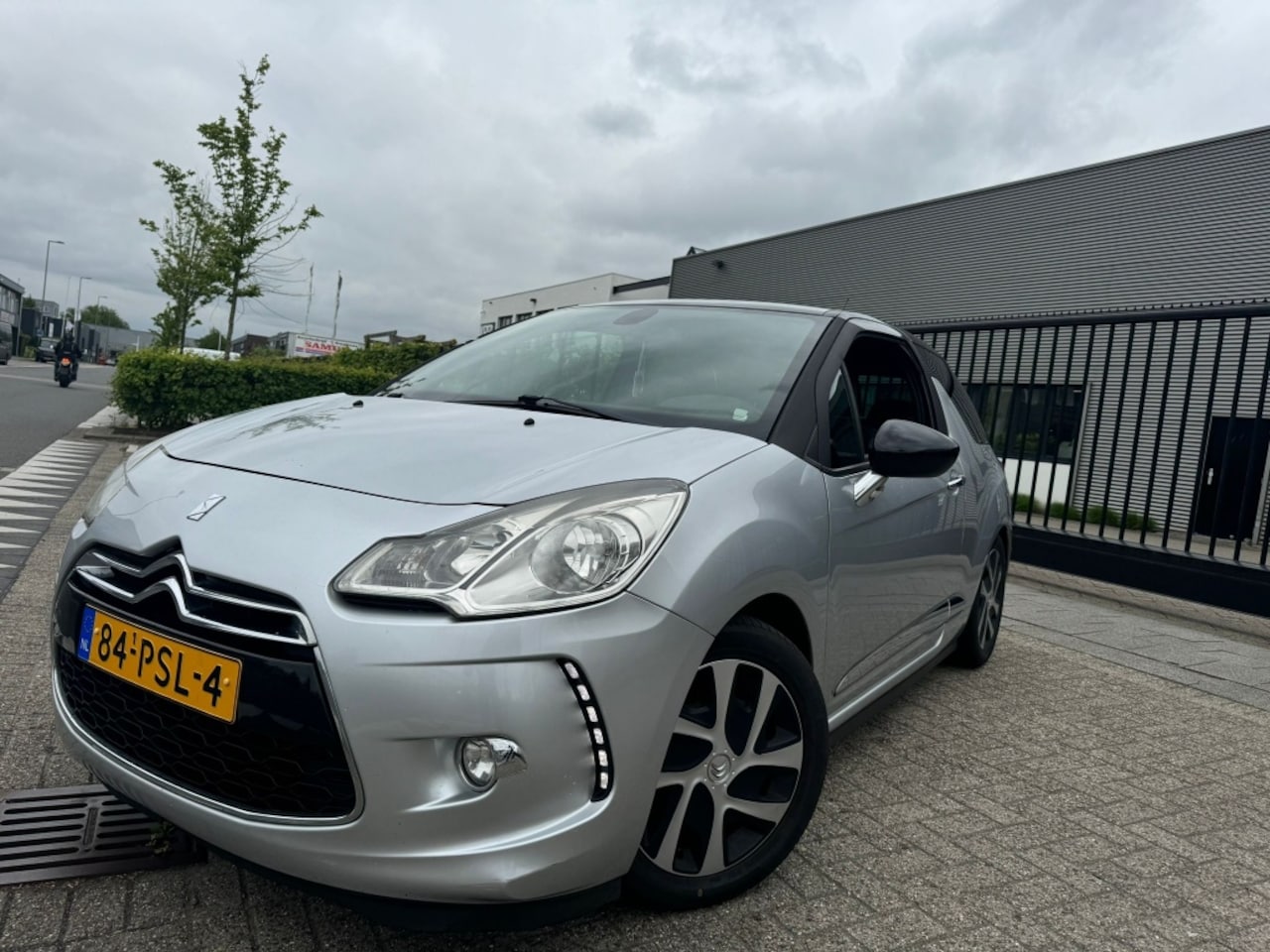 Citroën DS3 - 1.6 e-HDi Bleutooth|Clima So Chic - AutoWereld.nl
