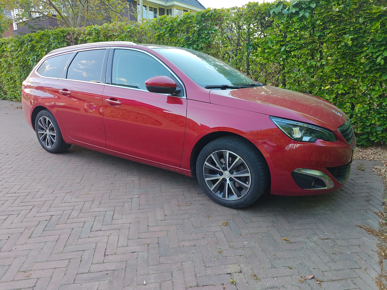 Peugeot 308 SW - 1.2 e-THP Première - AutoWereld.nl