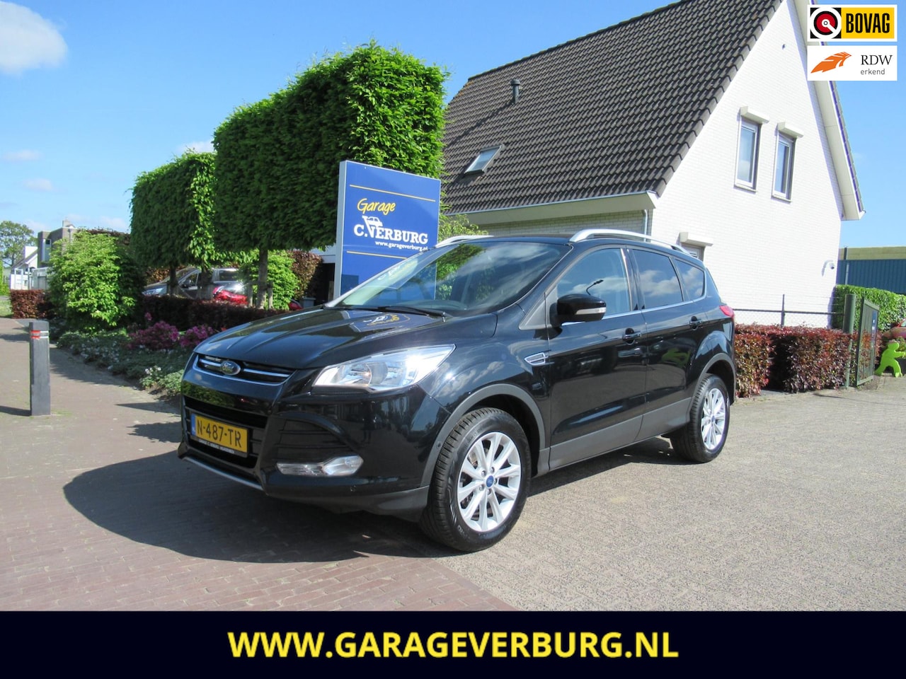 Ford Kuga - 1.5 Titanium (Navi,Cruise,1/2 Leder,Trekhaak,Automatisch inparkeren) - AutoWereld.nl