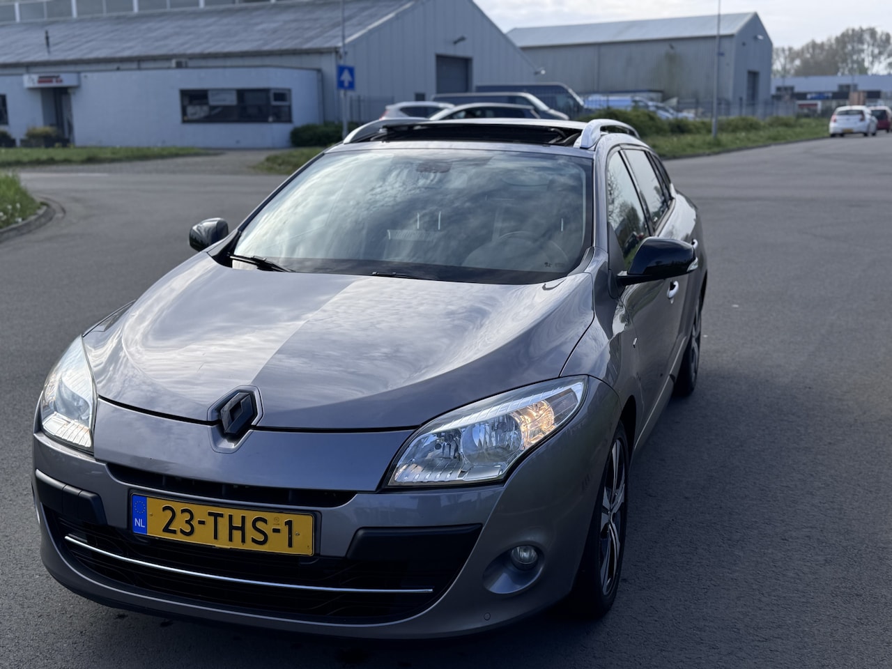 Renault Mégane Estate - 2.0 Bose Automaat-Pano-Applecarplay-Cruise-Airco-Electr pakket - AutoWereld.nl