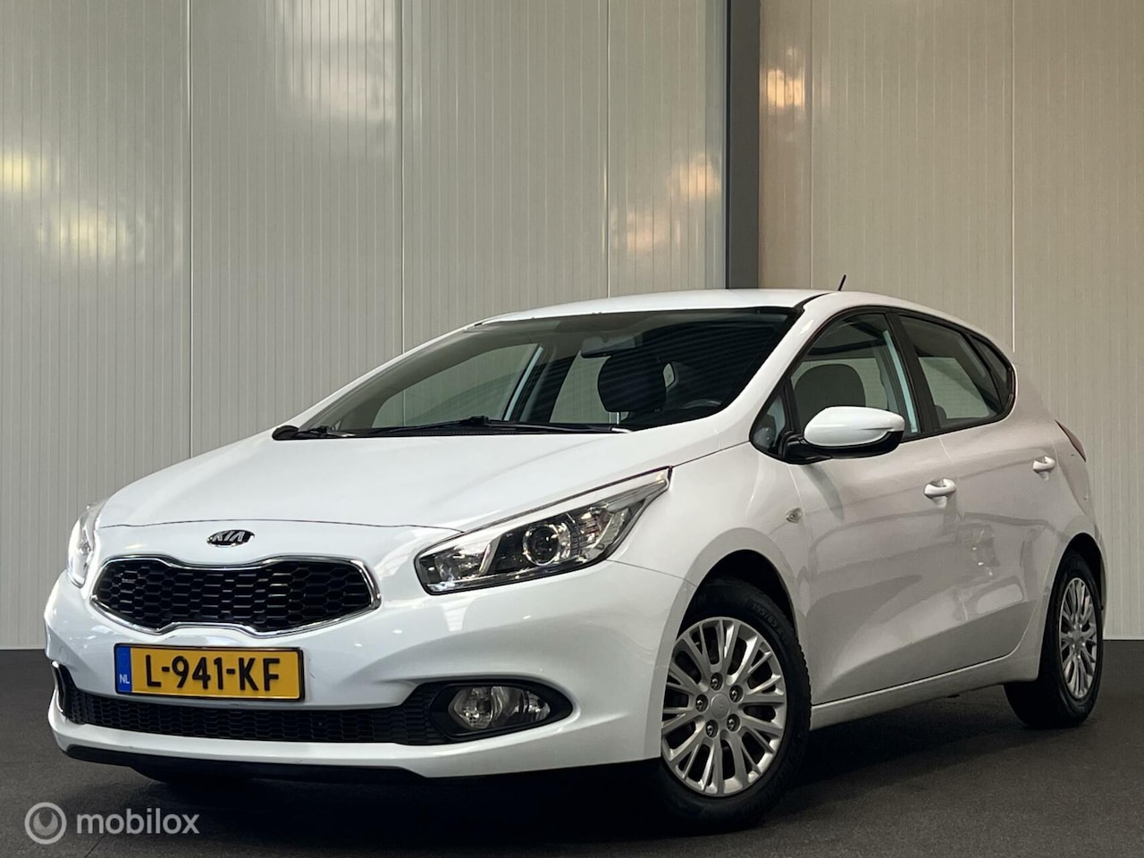 Kia Cee'd - 1.4 CVVT [ volledige historie airco Bluetooth ] - AutoWereld.nl