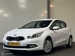Kia Cee'd - 1.4 CVVT [ volledige historie airco Bluetooth ]