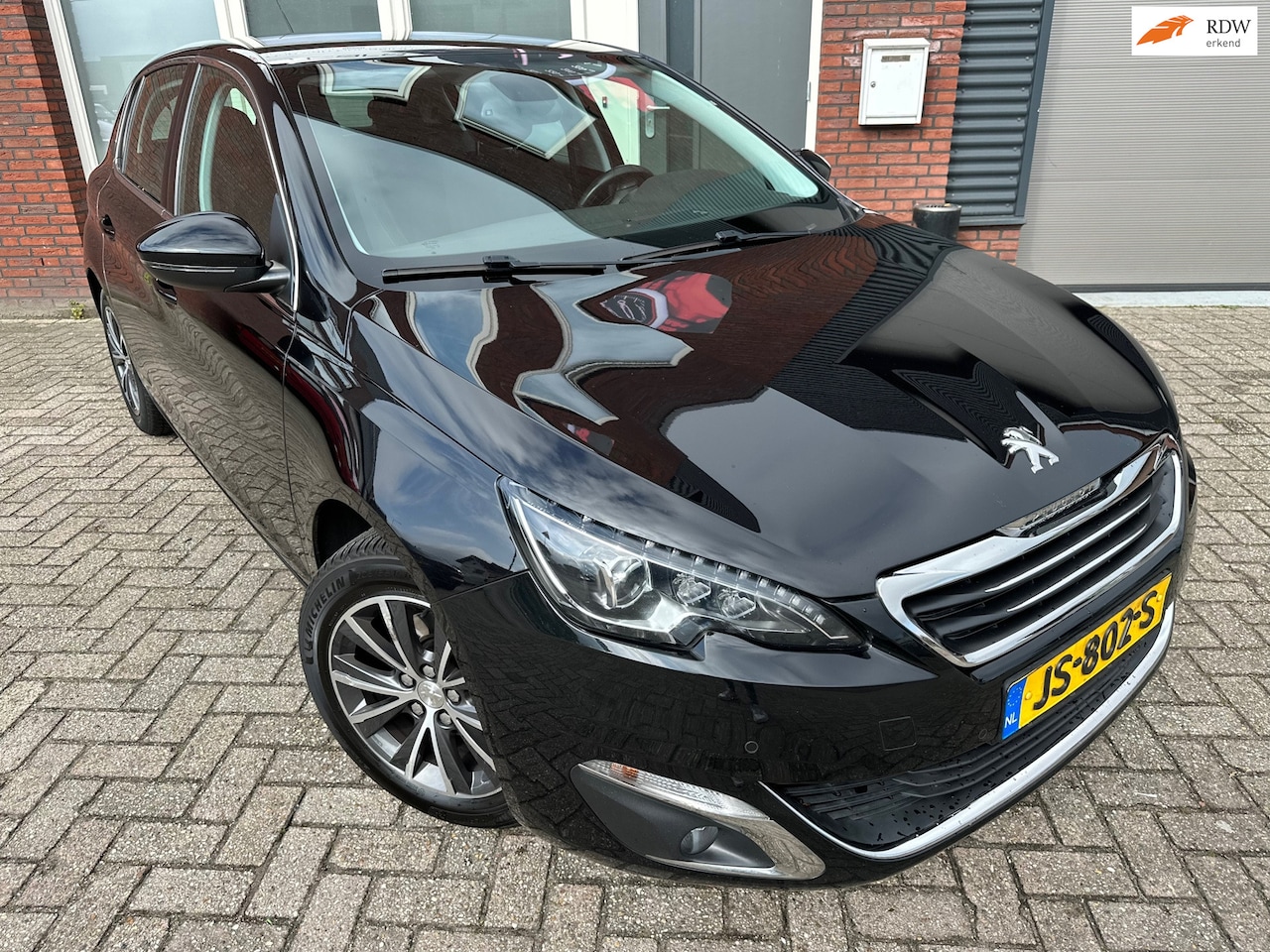 Peugeot 308 - 1.2 PureTech Allure / Navi / Cruise / PDC / Clima - AutoWereld.nl
