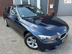 BMW 3-serie Touring - 318d M Sport Edition High Executive / Pano / Navi / Leder / PDC