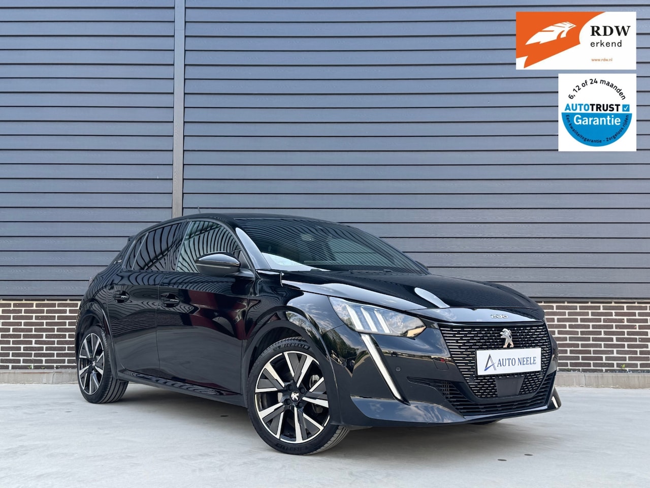 Peugeot 208 - 1.2 100 pk GT Automaat Dodehoeksens, Keyless, Rijklaar - AutoWereld.nl