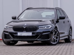 BMW 5-serie Touring - 530e M-SPORT * LASER, LEDER, PANORAMA, TREKH, CARBON SCHWARZ * € 38.000, = onder NP - Ex B