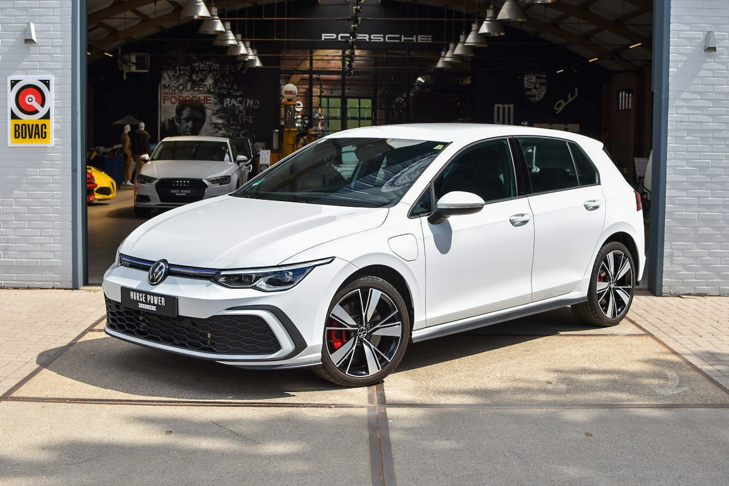 Volkswagen Golf - 1.4 eHybrid GTE *IQ | ACC | Stuur/Stoelverwarming | Sportstoelen | Virtual | Sfeerverlicht - AutoWereld.nl