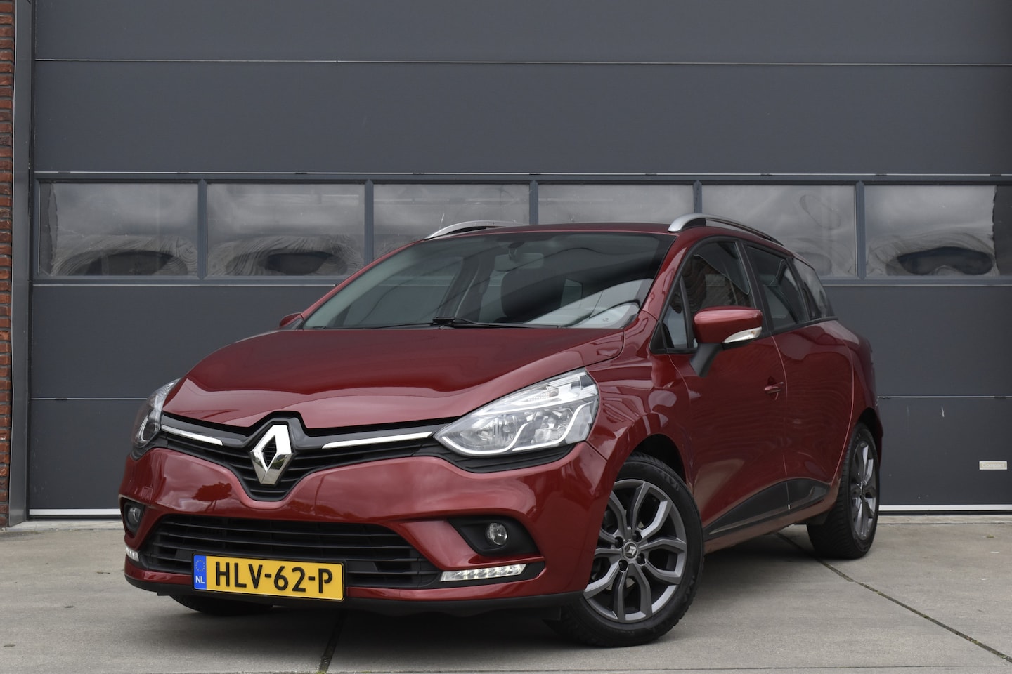 Renault Clio - 0.9 TCe Limited Navi - Cruise - Stoelverw. - Airco - AutoWereld.nl