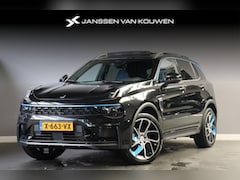 Lynk & Co 01 - 1.5 / PHEV / Trekhaak / Panoramadak / Stoelverwarming / 360-Camera