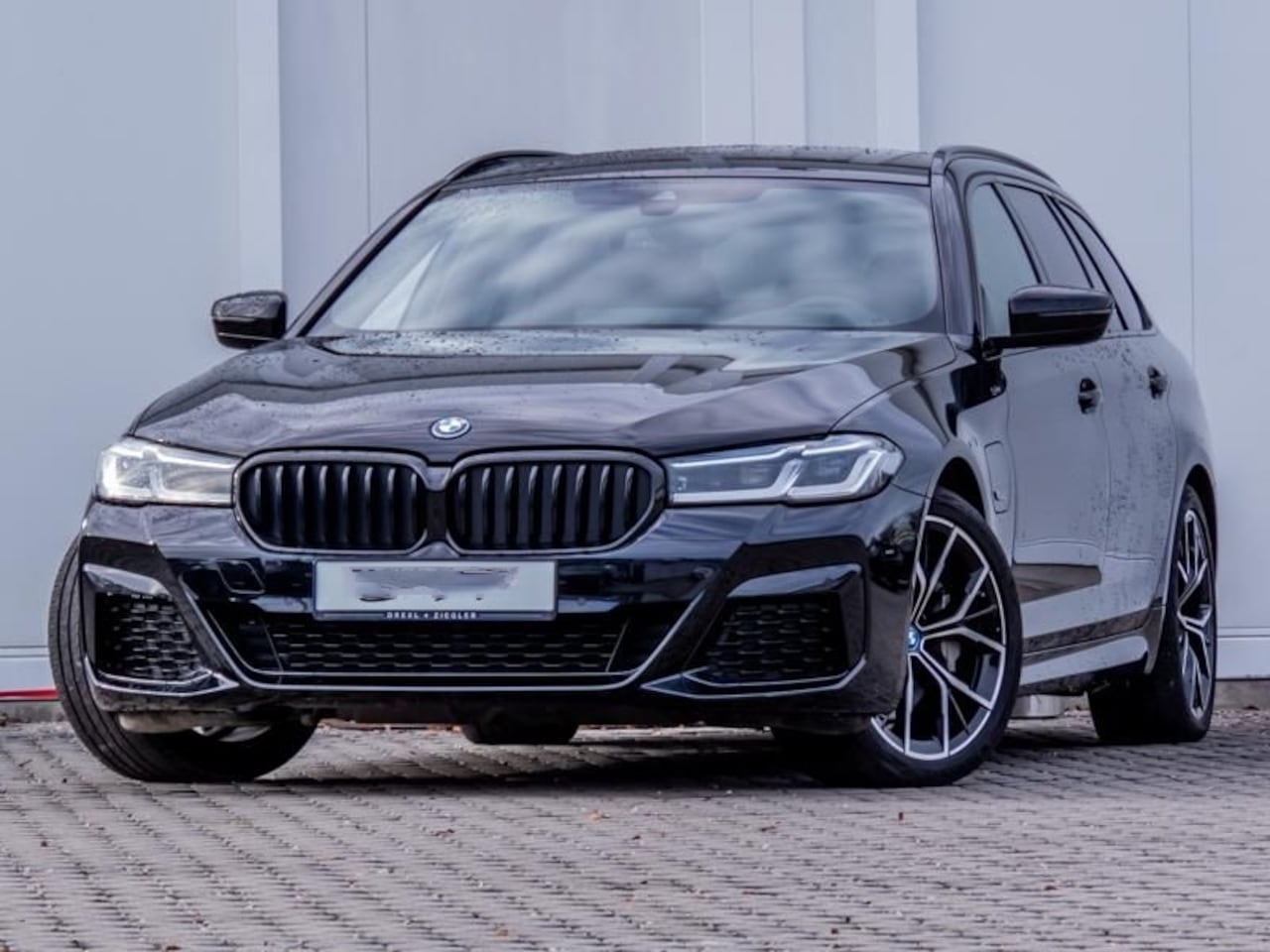 BMW 5-serie Touring - 530e xDrive M-SPORT ** LASER, LEDER, PANORAMA, TREKH, HuD, HiFi, 19-inch LMV ** € 38.700,= - AutoWereld.nl