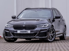 BMW 5-serie Touring - 530e M-SPORT * LASER, LEDER, PANORAMA, TREKH, SOPHISTO GRAU * € 37.000, = onder NP - Ex BM