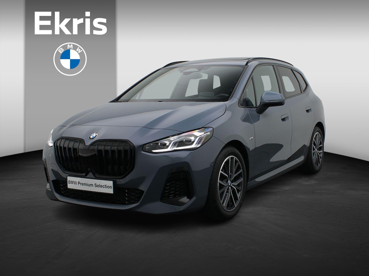 BMW 2-serie Active Tourer - 220i M Sportpakket | Elek. Trekhaak | Panoramdak | 18" - AutoWereld.nl