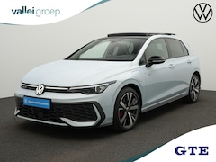 Volkswagen Golf - GTE 1.5 eHybrid 272 pk DSG | Panoramadak | IQ Light | Head-up display | Stuur-/stoelverwar