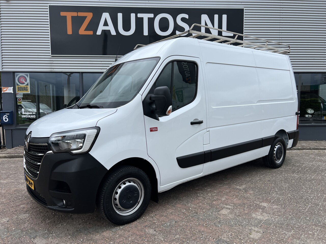 Renault Master - T35 2.3 dCi 150 L2H2 Energy/ Imperiaal - AutoWereld.nl