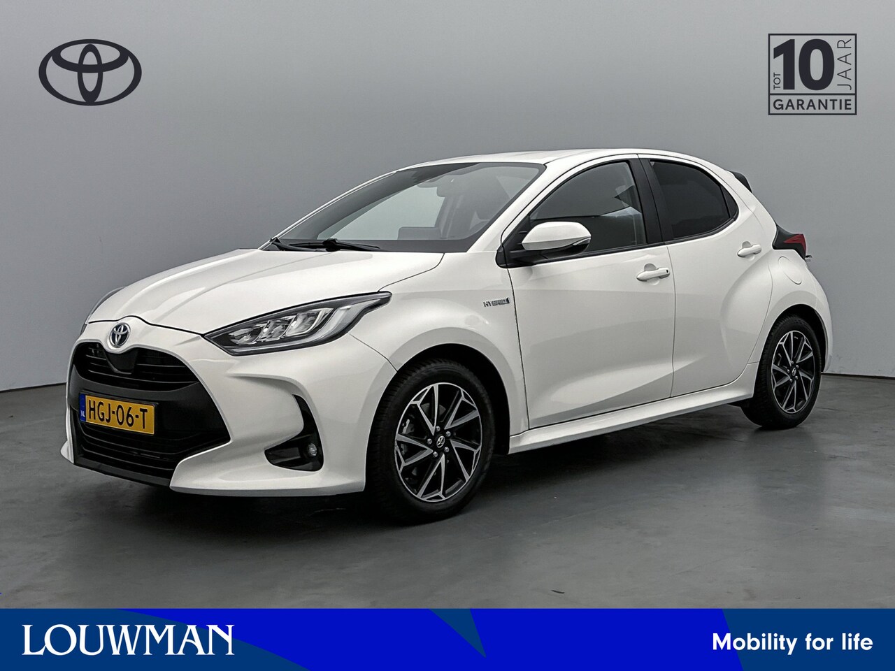 Toyota Yaris - 1.5 Hybrid Dynamic Limited | Navigatie | Camera | Trekhaak | LM velgen | Dodehoek Ass. | C - AutoWereld.nl